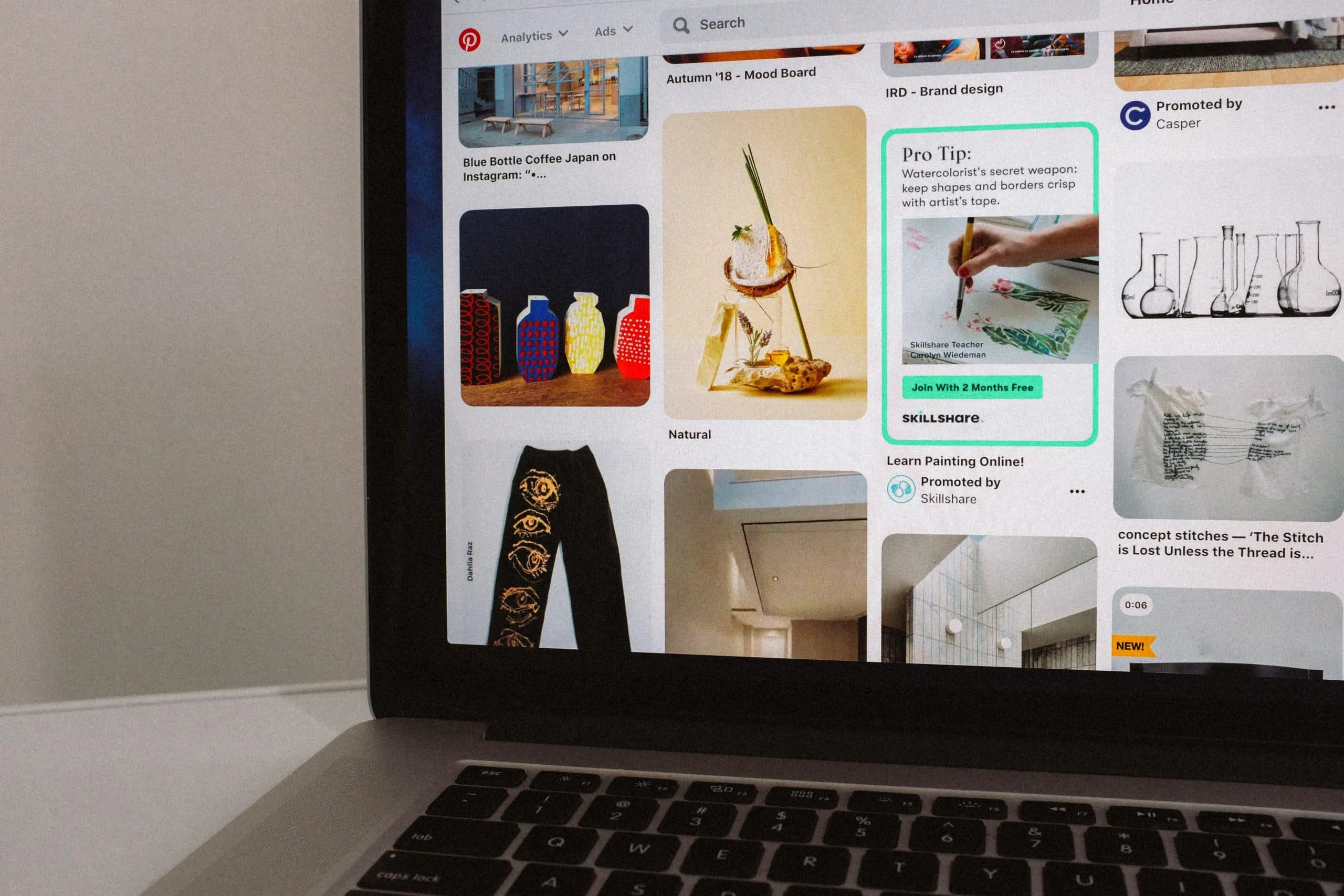laptop met pinterest pagina