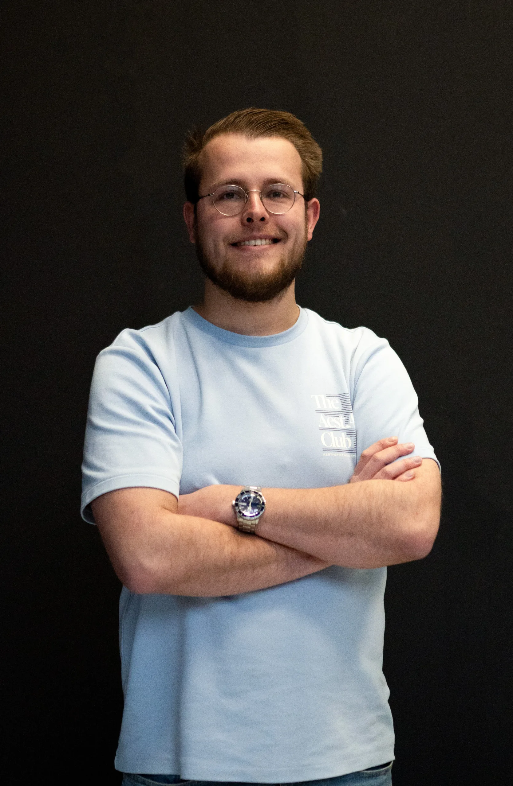 Staand portret van collega bij Elevate Digital
